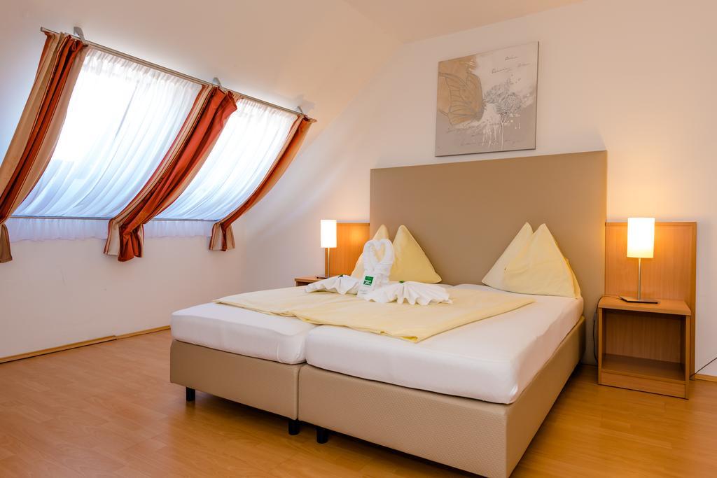 Stadthotel Schwerterbraeu ยูเดนบวร์ก ภายนอก รูปภาพ