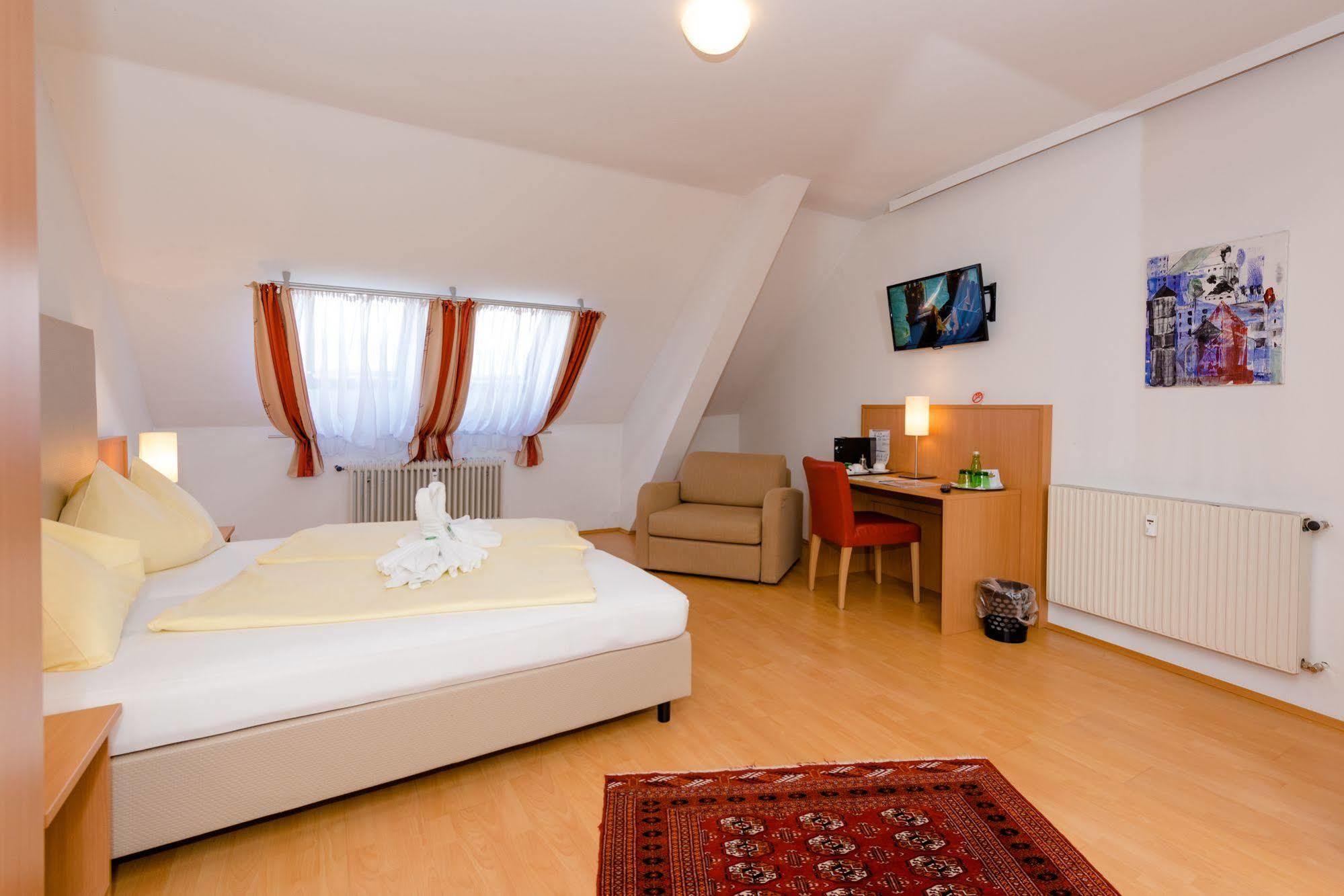 Stadthotel Schwerterbraeu ยูเดนบวร์ก ภายนอก รูปภาพ