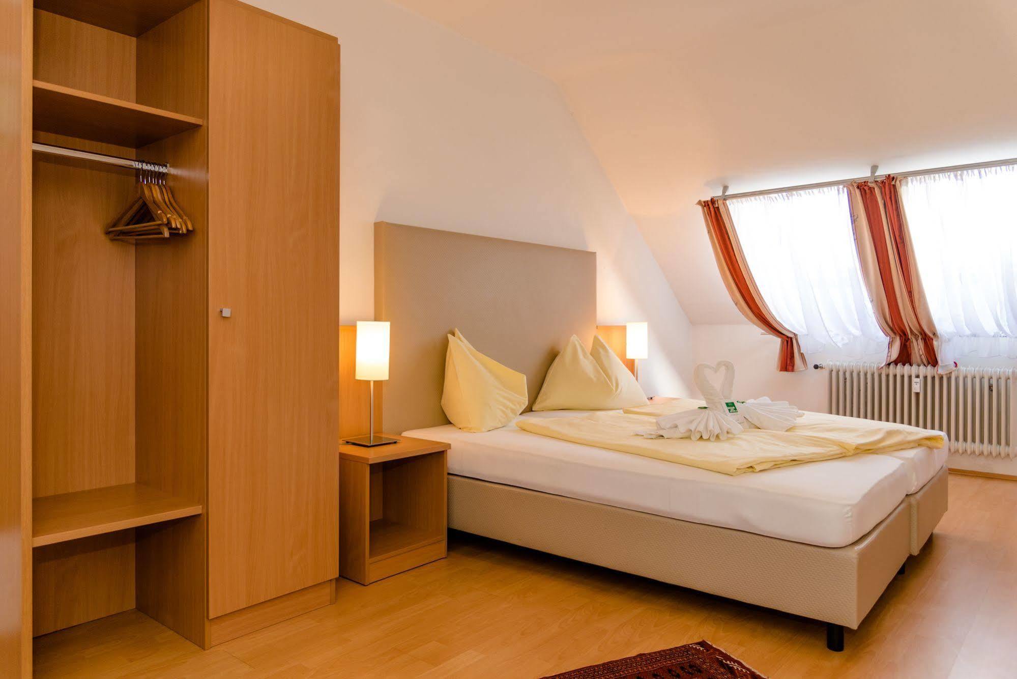 Stadthotel Schwerterbraeu ยูเดนบวร์ก ภายนอก รูปภาพ