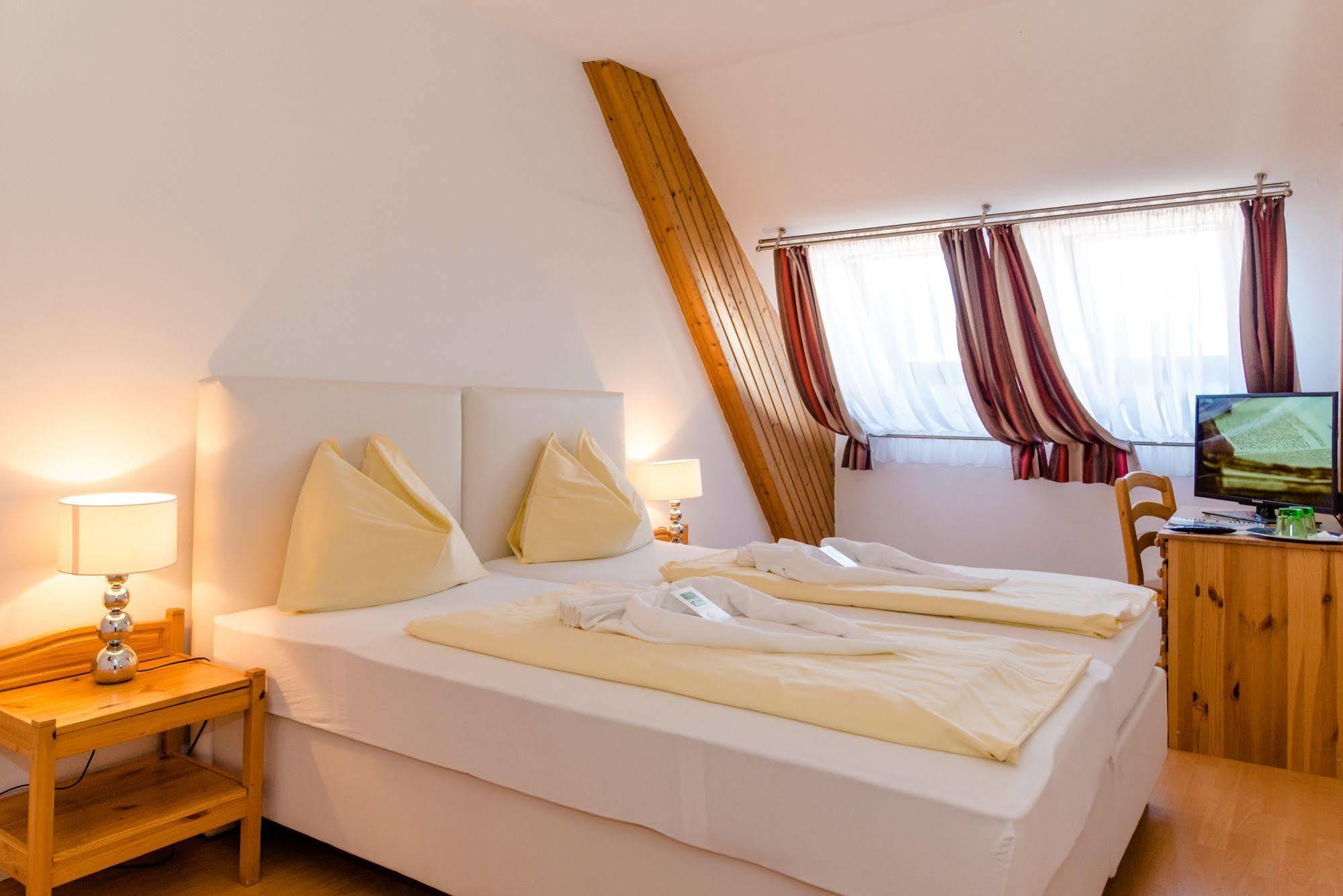 Stadthotel Schwerterbraeu ยูเดนบวร์ก ภายนอก รูปภาพ