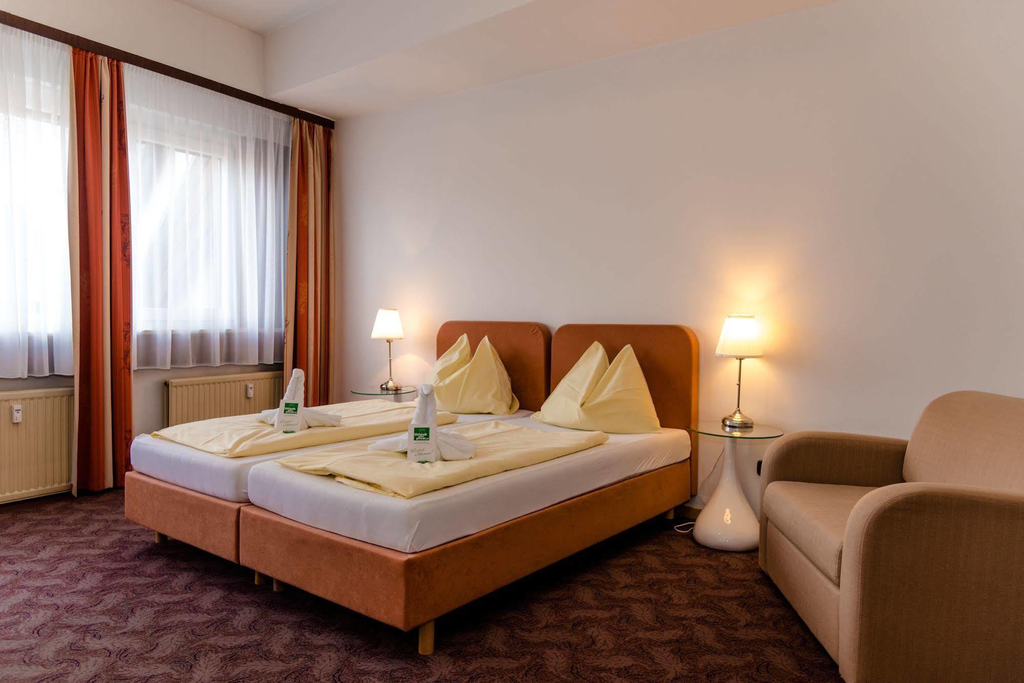Stadthotel Schwerterbraeu ยูเดนบวร์ก ภายนอก รูปภาพ